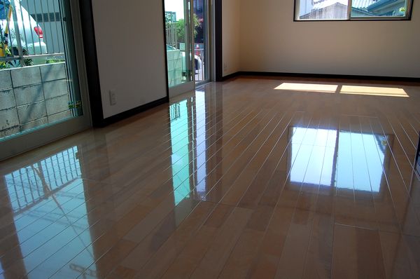 横浜市戸塚区汲沢にてフロアコーティング・各種コーティングを施工しました。