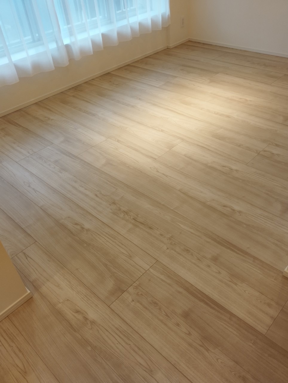 東京都品川区にてフロアコーティング・各種コーティングの施工です。